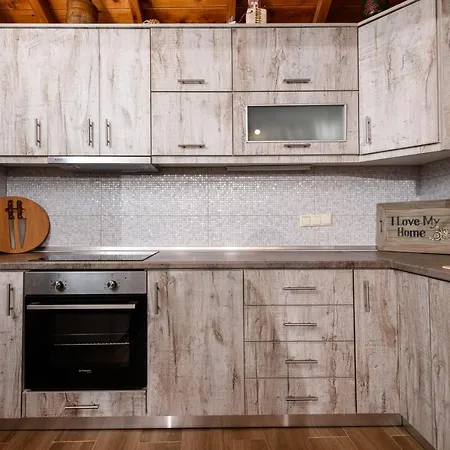 Suzana Mikros Prinos