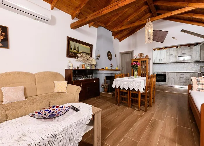 Suzana Mikros Prinos