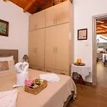 Suzana Μικρός Πρίνος