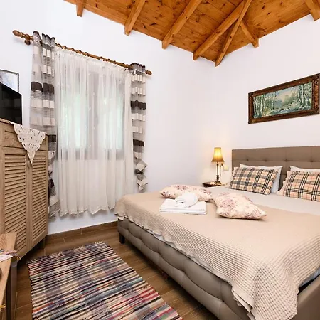 Holiday home Suzana Mikros Prinos