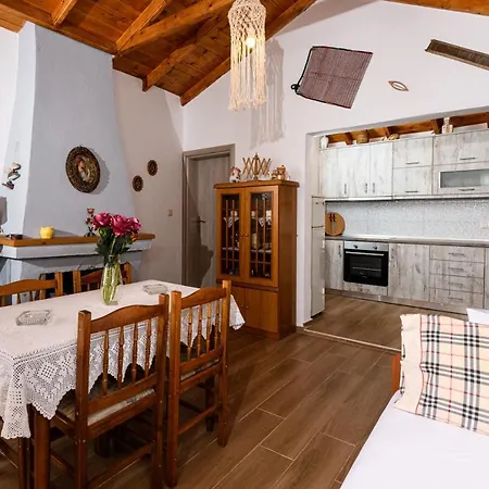 Holiday home Suzana Mikros Prinos