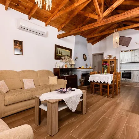 Holiday home Suzana